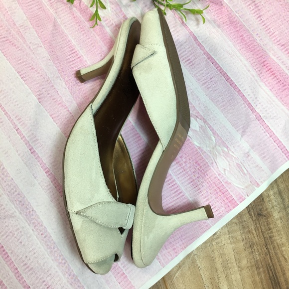 Coup D'ETAT Beige Suede Slide Mules, sz 7 - Picture 5 of 12